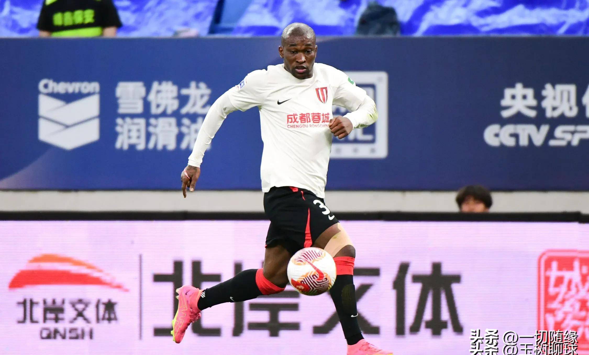 九游体育平台-关于标王亮相!球员表现出色,荣获赛场MVP的信息