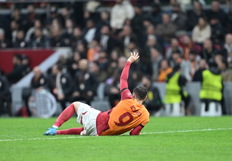 九游体育平台-包含伊朗球员受伤强忍上场，助球队赢得一场胜利的词条