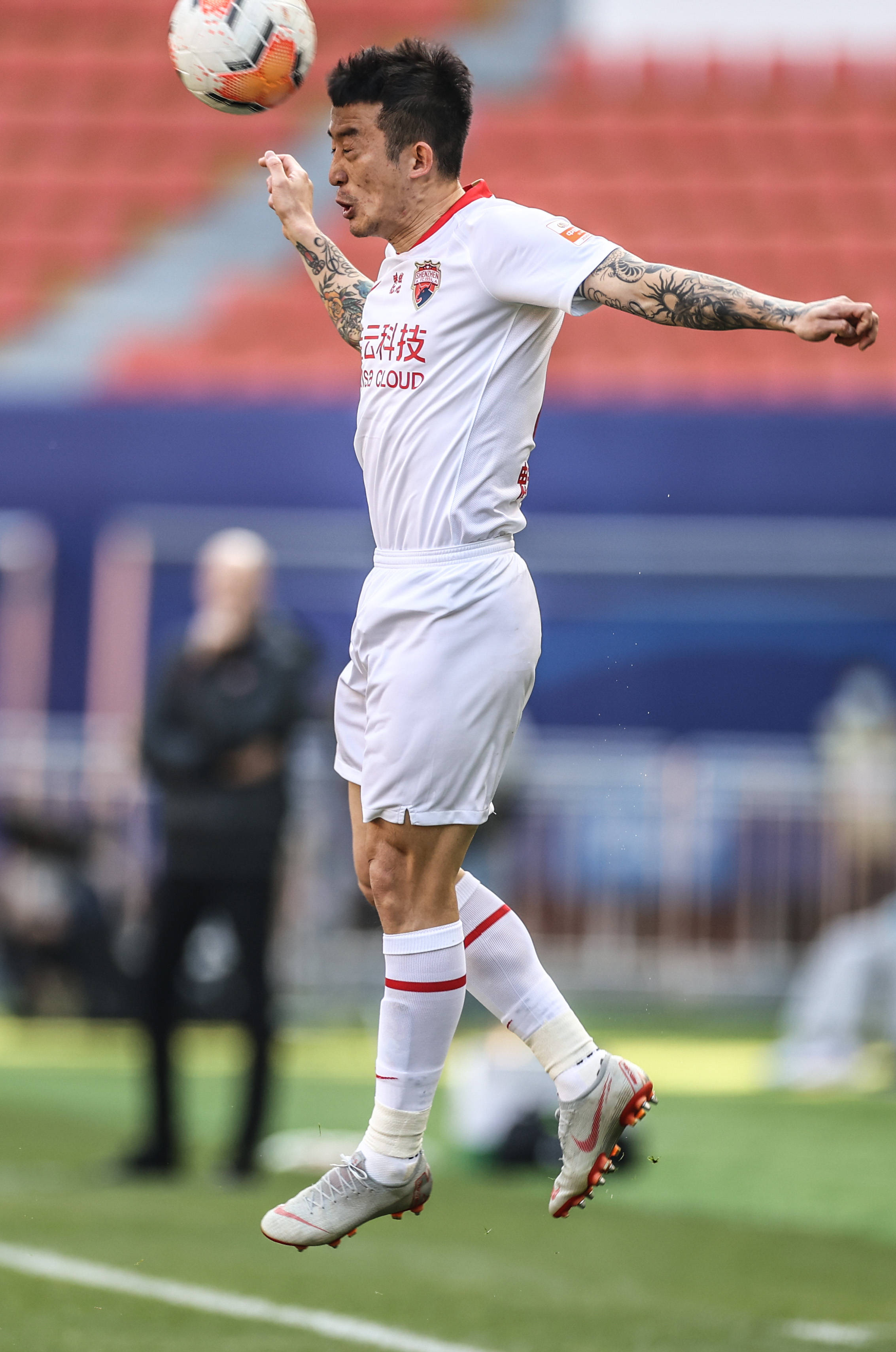 九游体育官方入口-关于深圳佳兆业门前功夫见长，门将表现引人注目的信息