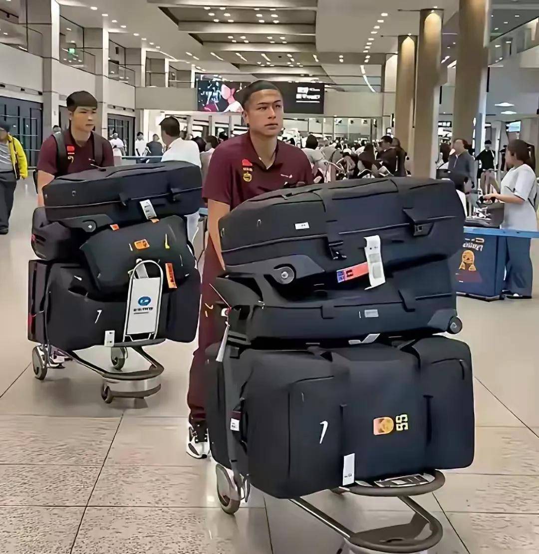 九游体育APP下载-亚洲区足球赛事中出现的新风貌引发球迷热议的简单介绍