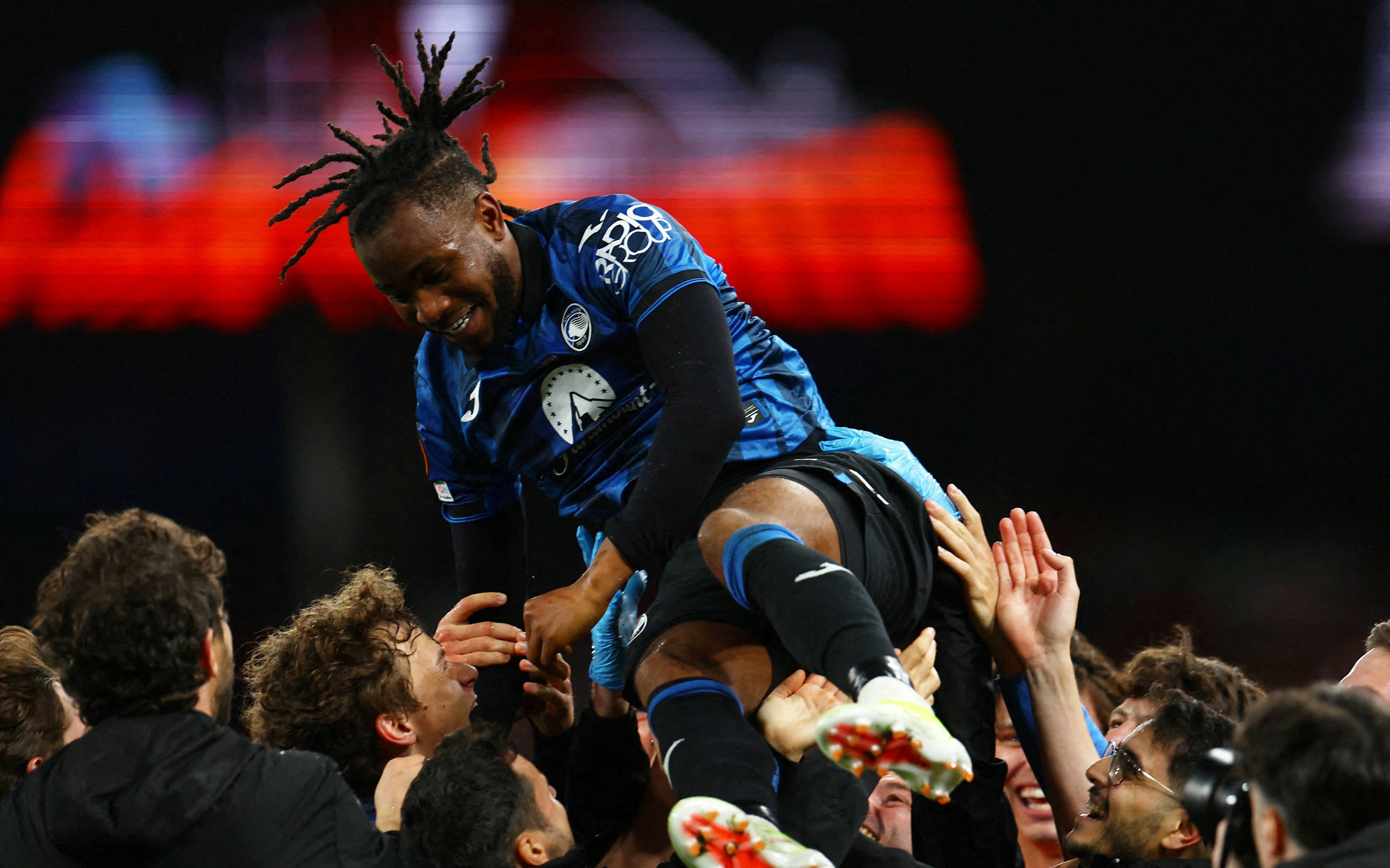 9you娱乐-勒沃库森球员团结一心,欲夺冠军梦的简单介绍