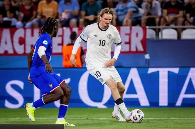 九游体育APP下载-斯图加特球迷热切期盼球队的豪取三分的简单介绍