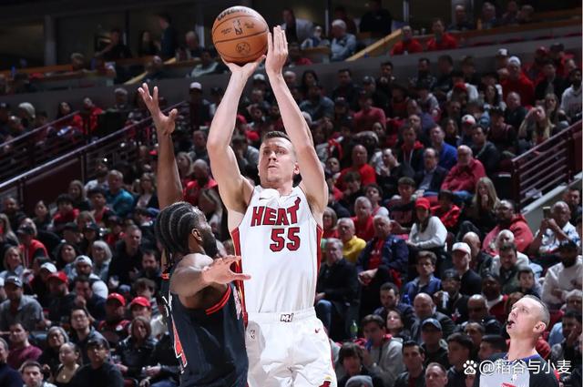九游娱乐官方网站-奥兰多魔术队击败迈阿密热火队，实现胜利