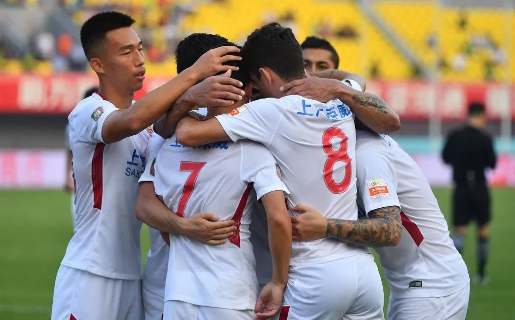 九游APP-关于重庆队主教练辞职传闻缠身，球队面临变革的信息