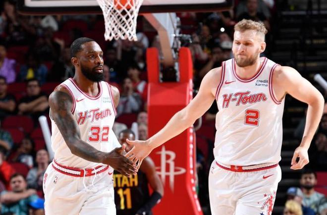 九游娱乐网页-德国豪取连胜，北马其顿陷入低谷