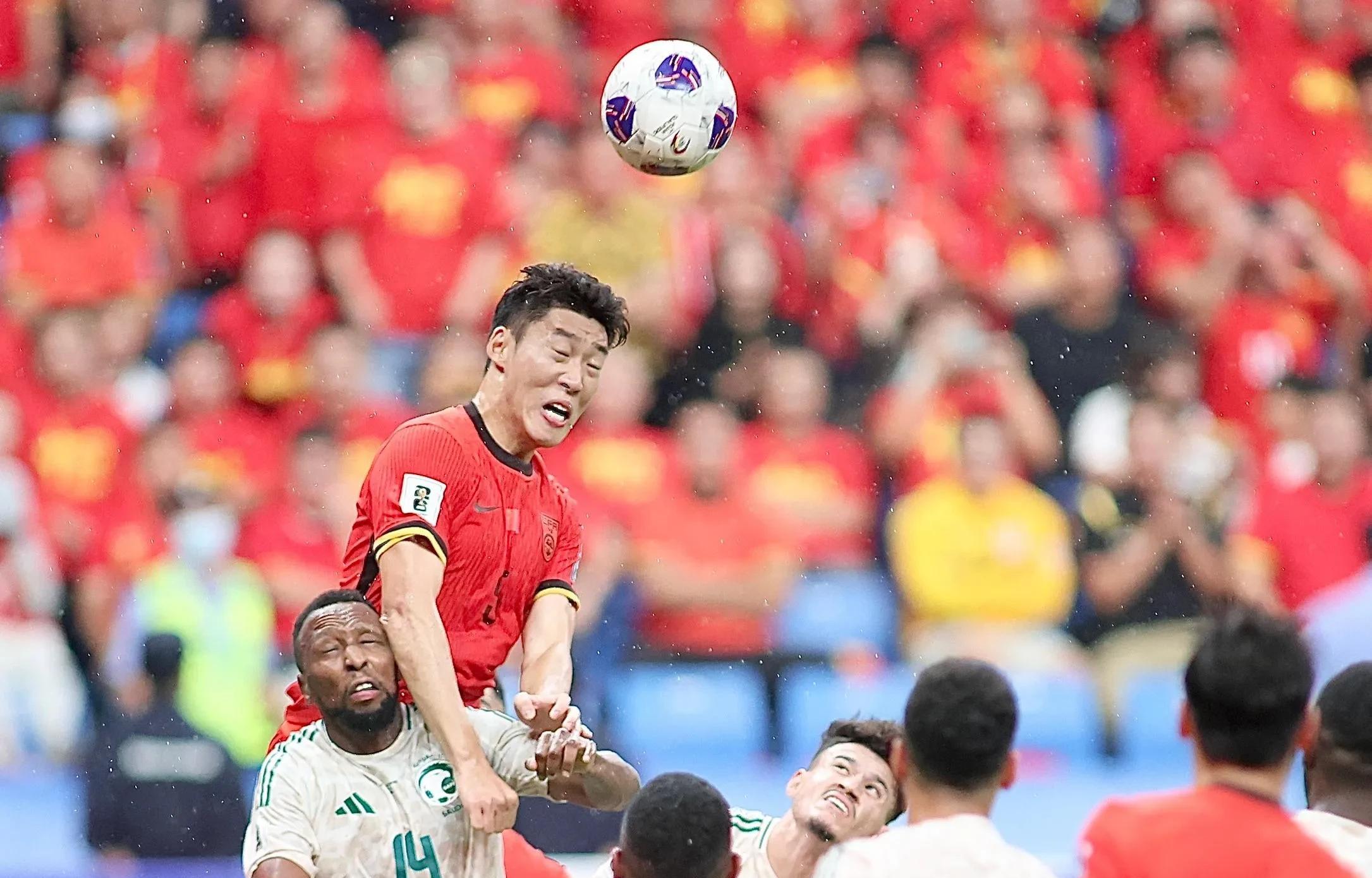 九游游戏-中超｜国足逆转，赛后采访的简单介绍