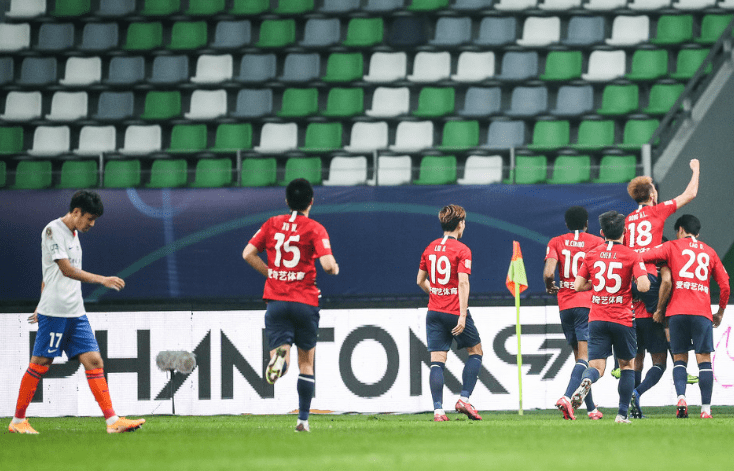 九游娱乐-重庆队发起猛攻，实现快速反击获胜