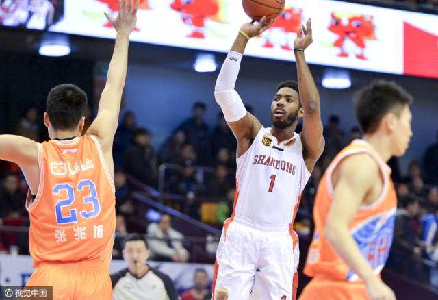 九游娱乐-重庆队发起猛攻,实现快速反击获胜