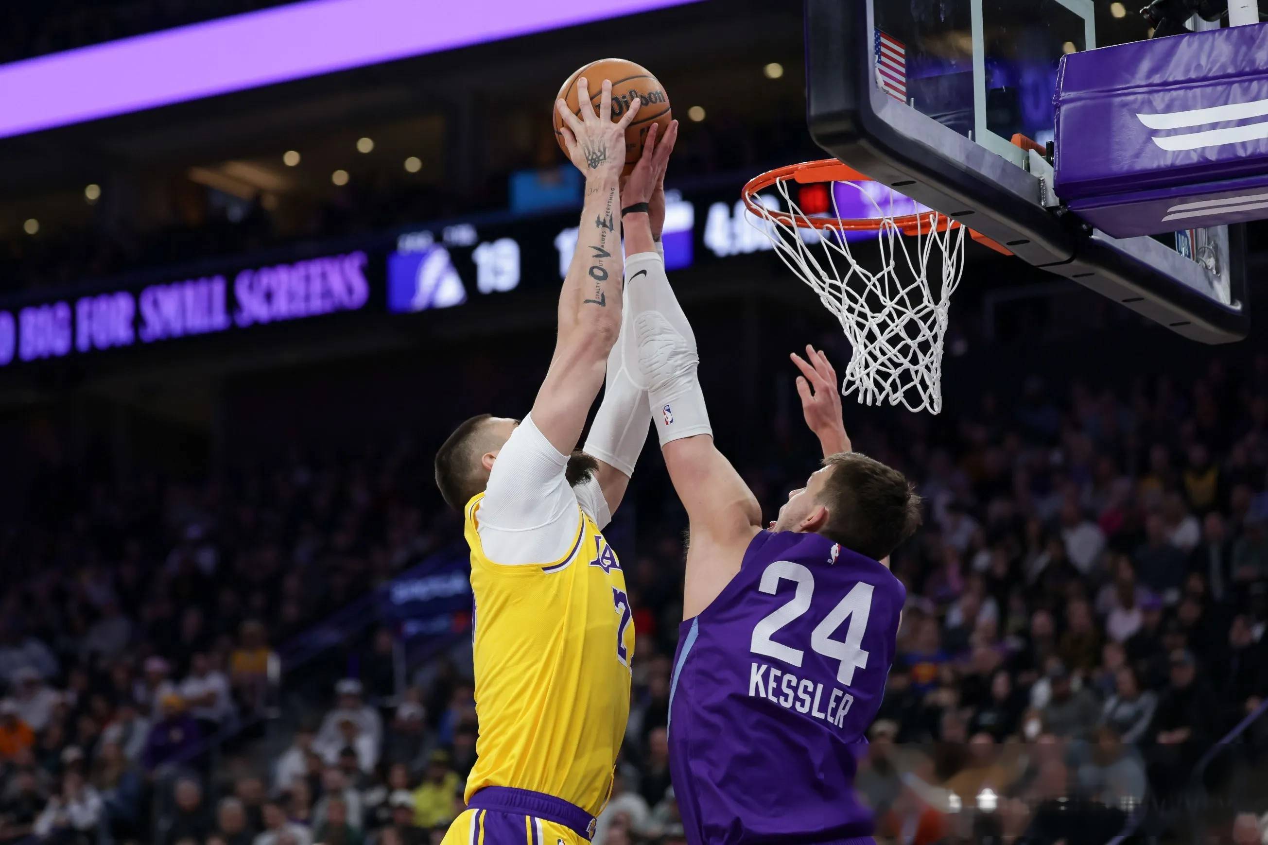 九游娱乐首页-快船惨败爵士,连续两场失利