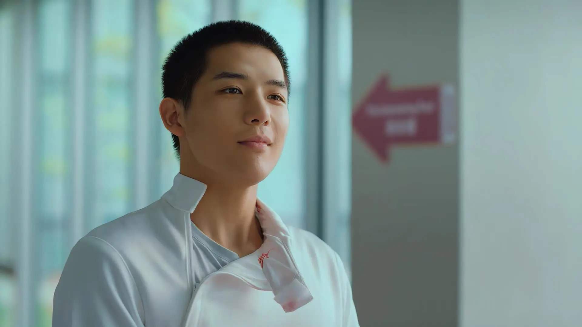 九游娱乐网站-埃及足球冲垮南非，贝林厄姆在F1赛道上的争冠接管，体育世界的跨界狂欢